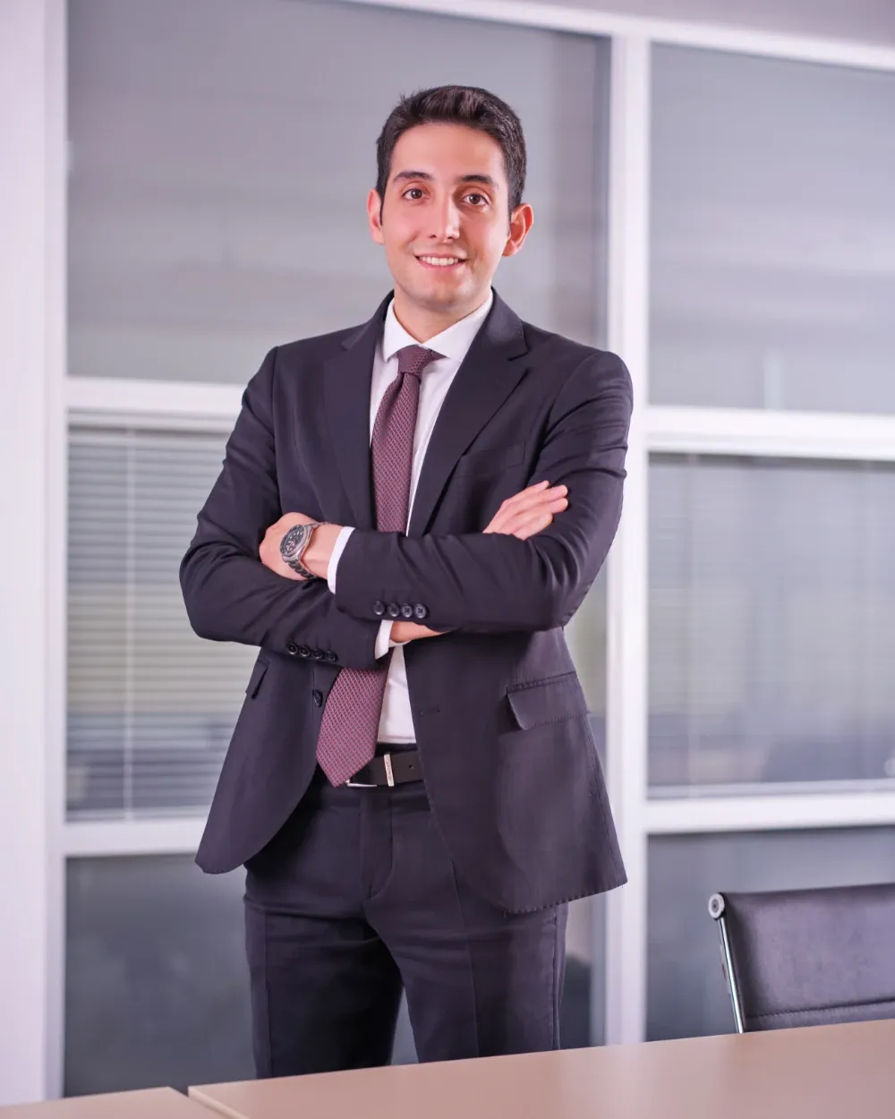 Ozan Kayan, Associate
